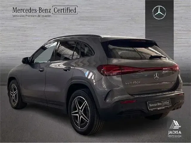 Usado Mercedes EQA250 139 kW (190 CV) 2025 Gris montaña SUV
