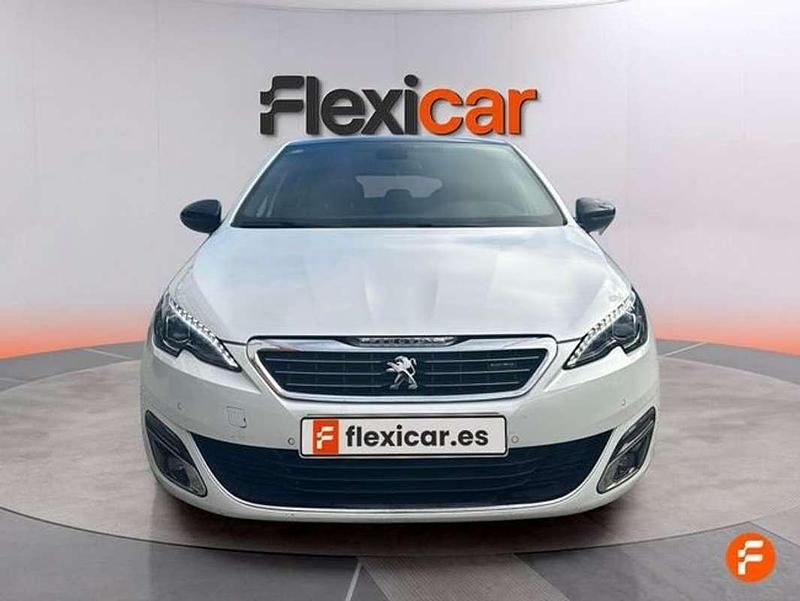 Usado Peugeot 308 GT-line 131 CV (96 kW) 2015 Blanco Utilitario