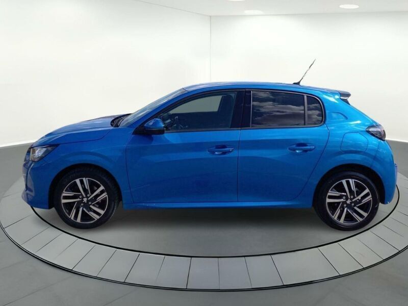 Usado Peugeot 208 Allure 100 CV (73 kW) 2021 Azul Utilitario