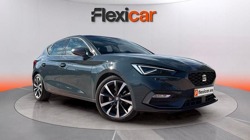 Begagnad Seat Leon FR 150 HK (110 kW) 2024 Halvkombi