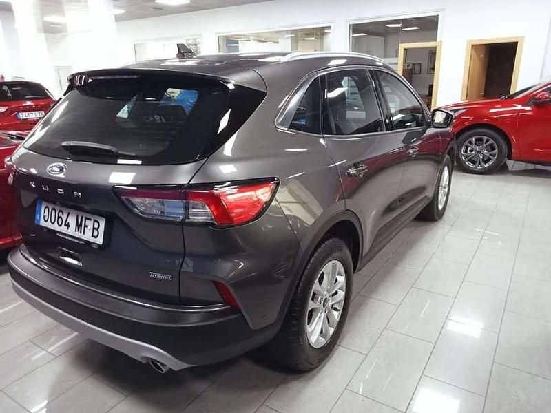 Usado Ford Kuga ST-Line 190 CV (139 kW) 2023 Gris SUV