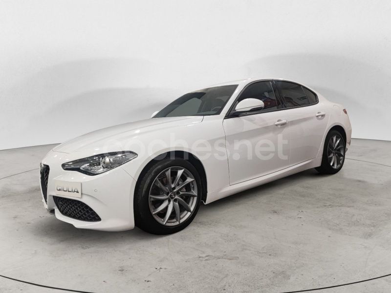 Blanco Usado 2022 Alfa Romeo Giulia Sprint Sprint Coupe | 39.950 € - Imagen 1/4
