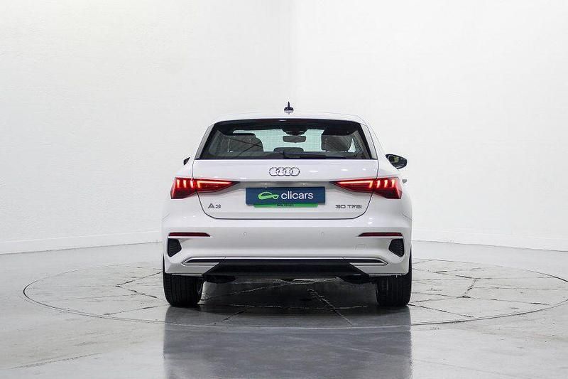 Usado Audi A3 Sportback e-tron Advanced 110 CV (80 kW) 2021 Blanco Utilitario