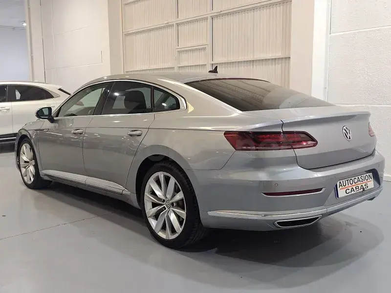 Usado VW Arteon 190 CV (139 kW) 2020 Gris / plata Berlina