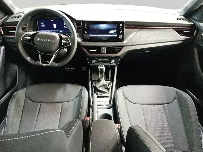 Usado Skoda Scala Sport 115 CV (84 kW) 2025 Negro Utilitario