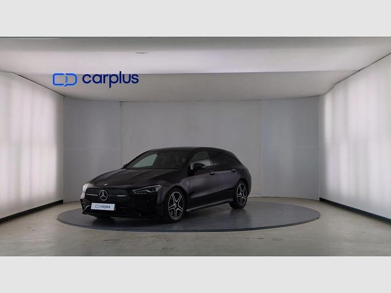 Negro cosmos (metalizado) Usado 2024 Mercedes CLA200 Utilitario | 37.990 € (Precio justo) - Imagen 1/4