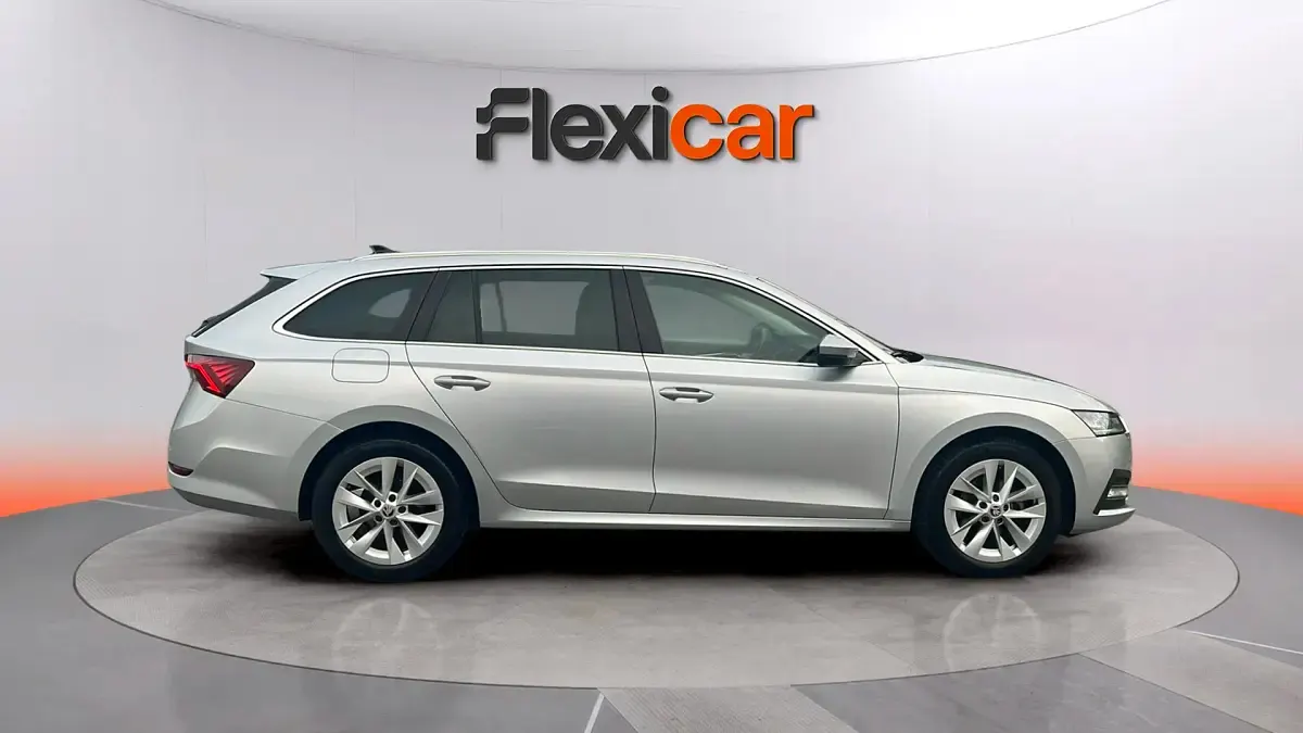 Begagnad Skoda Octavia Ambition 150 HK (110 kW) 2022 Grå Halvkombi