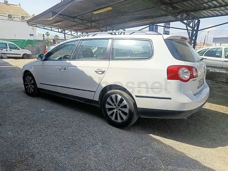 Usado VW Passat Highline 140 CV (102 kW) 2010 Blanco Familiar