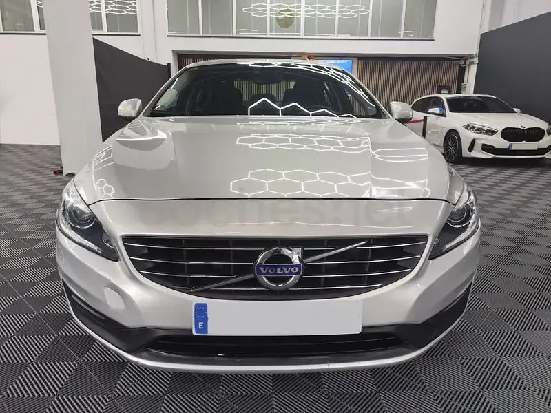 Begagnad Volvo S60 Momentum 150 HK (110 kW) 2017 Grå Sedan