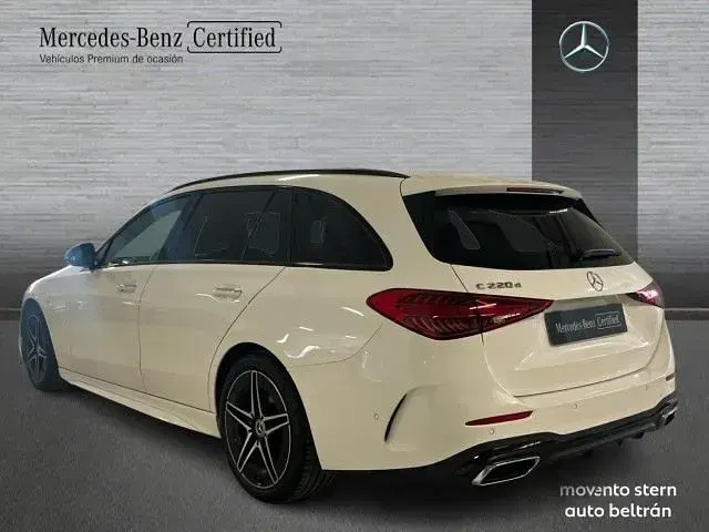 Usado Mercedes C220 AMG line 200 CV (147 kW) 2022 Blanco Familiar