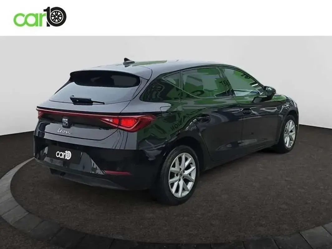 Usado Seat Leon XCELLENCE 110 CV (80 kW) 2021 Negro Berlina