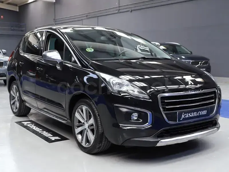 Usado Peugeot 3008 Allure 115 CV (84 kW) 2014 Negro Familiar