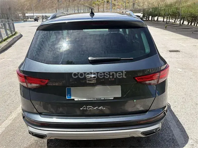 Usado Seat Ateca Xperience 150 CV (110 kW) 2021 Gris / plata SUV
