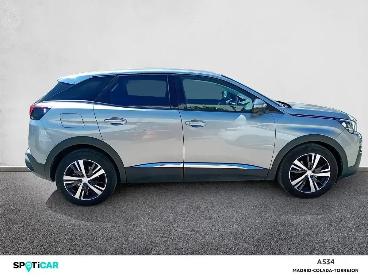 Usado Peugeot 3008 Allure 130 CV (95 kW) 2018 Gris SUV