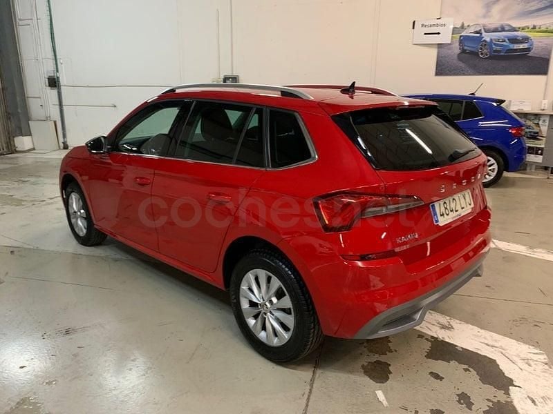 Usado Skoda Kamiq Ambition 110 CV (80 kW) 2022 Rojo SUV