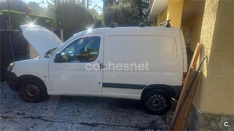 Blanco Usado 2010 Peugeot Partner Van | 2500 € - Imagen 1/4