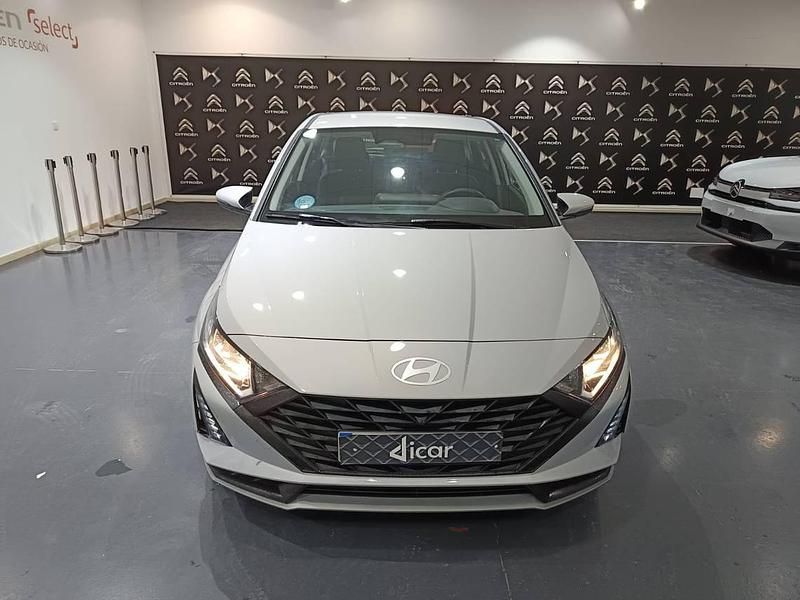 Gris Usado 2024 Hyundai i20 Utilitario | 15.900 € (Precio justo) - Imagen 1/4