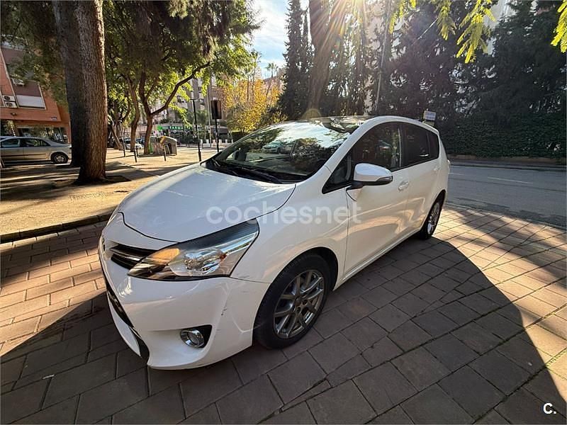 Usado Toyota Verso Advance 124 CV (91 kW) 2014 Blanco Monovolumen