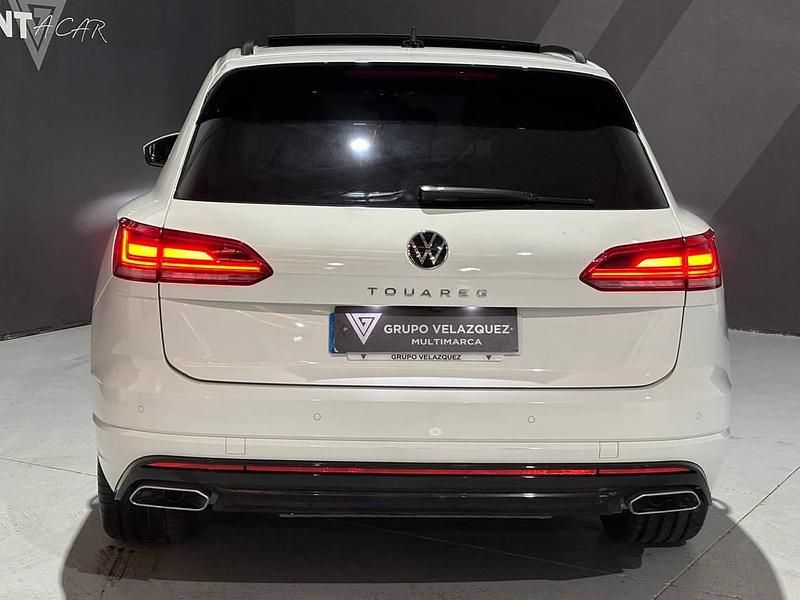 Usado VW Touareg Atmosphere 231 CV (169 kW) 2021 Blanco SUV