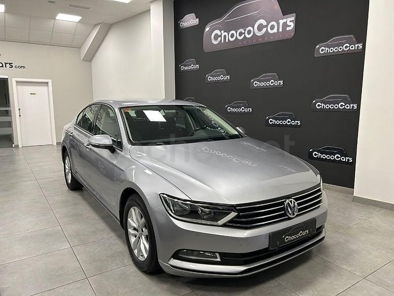 Usado VW Passat Edition 150 CV (110 kW) 2019 Gris / plata Berlina