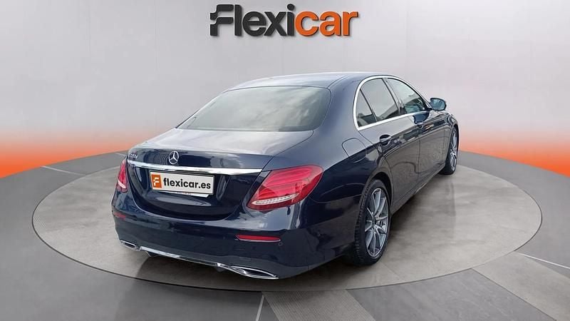 Usado Mercedes E220 194 CV (142 kW) 2020 Azul Berlina
