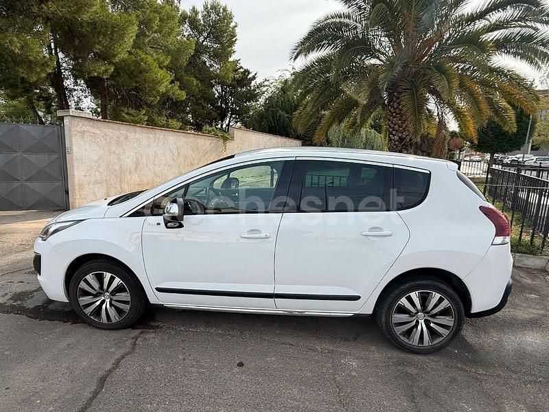 Usado Peugeot 3008 Style 120 CV (88 kW) 2016 Blanco Berlina