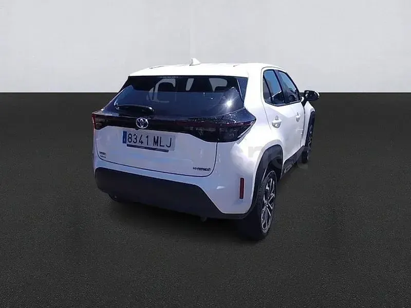 Usado Toyota Yaris Cross Active 116 CV (85 kW) 2023 Blanco SUV