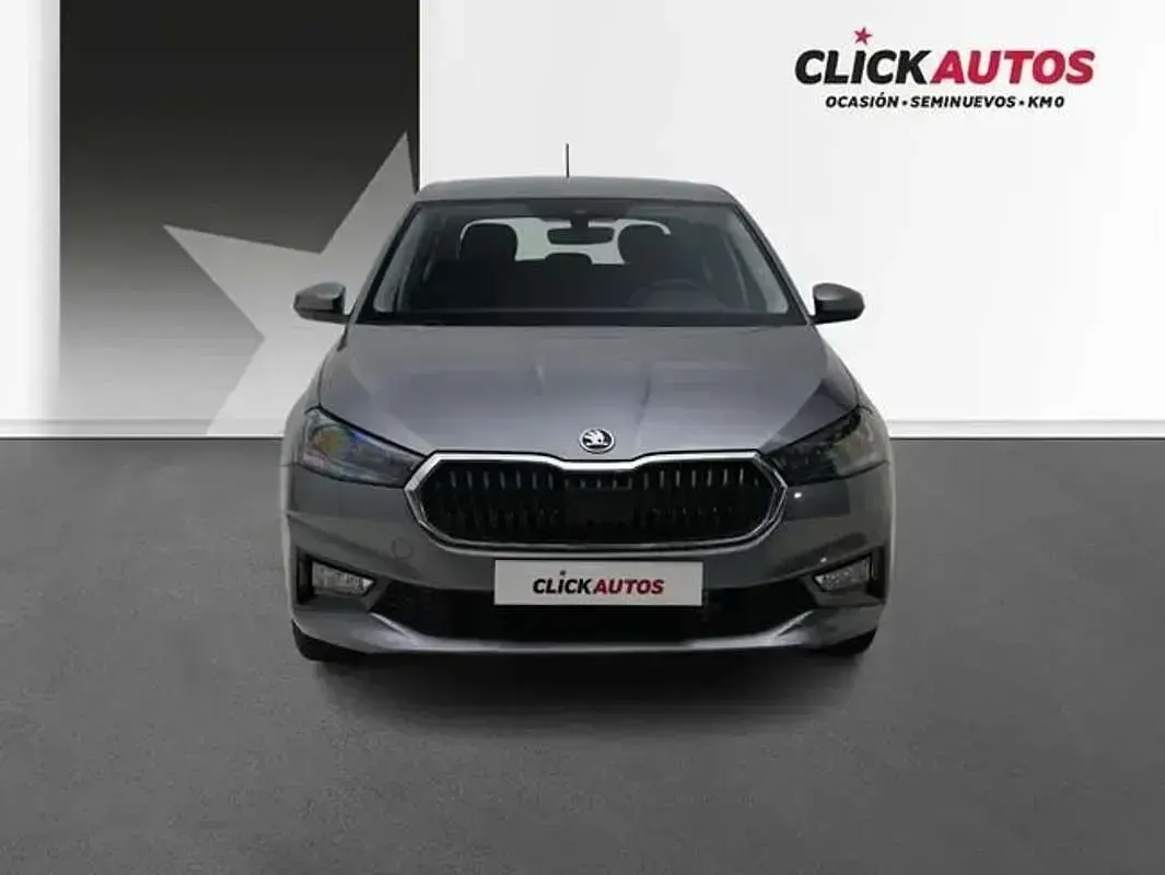 Usado Skoda Fabia Selection 116 CV (85 kW) 2026 Gris Utilitario