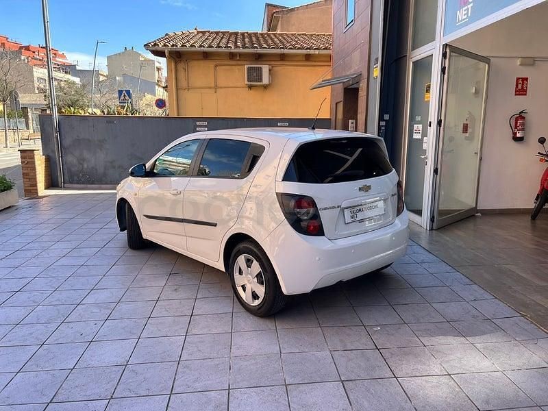 Usado Chevrolet Aveo LT 101 CV (74 kW) 2012 Blanco Berlina