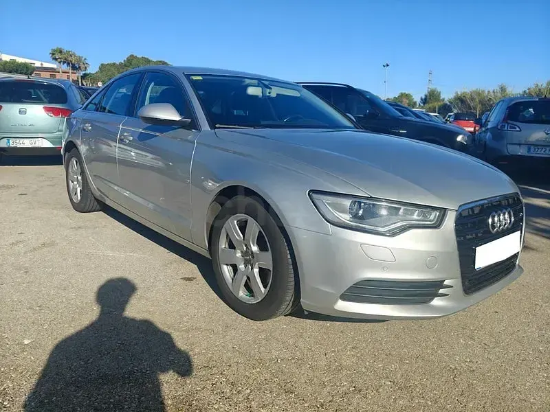 Usado Audi A6 177 CV (130 kW) 2014 Gris / plata Berlina