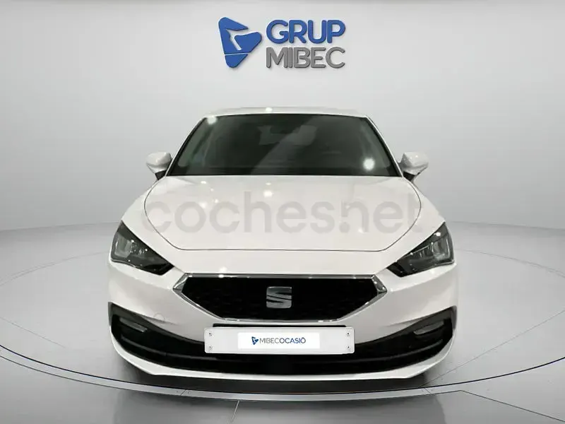 Usado Seat Leon Style 110 CV (80 kW) 2024 Blanco Berlina