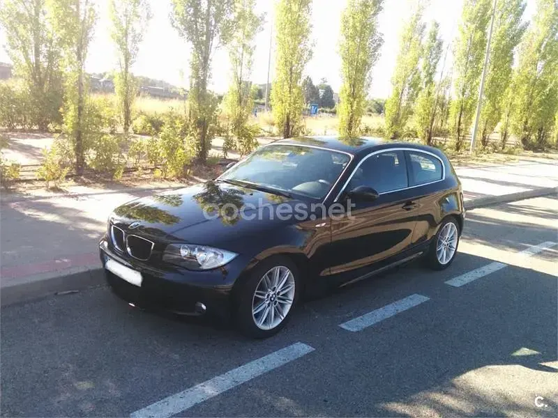 Usado BMW 118 143 CV (105 kW) 2010 Negro Utilitario