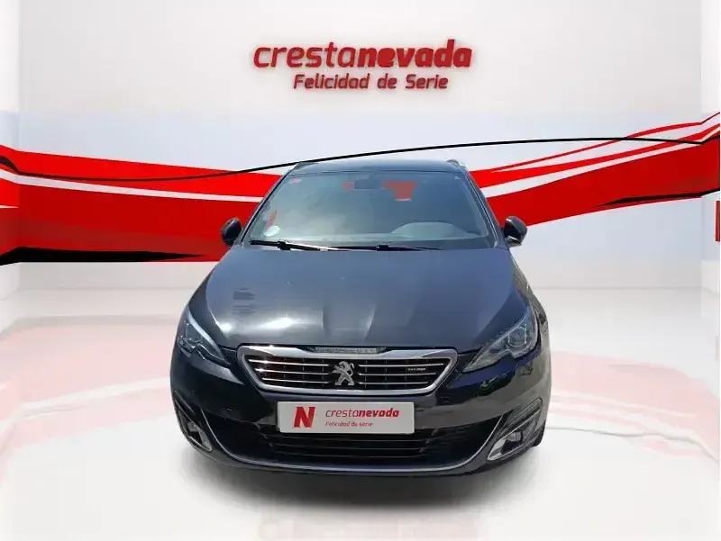Usado Peugeot 308 SW GT-line 131 CV (96 kW) 2017 Negro Familiar