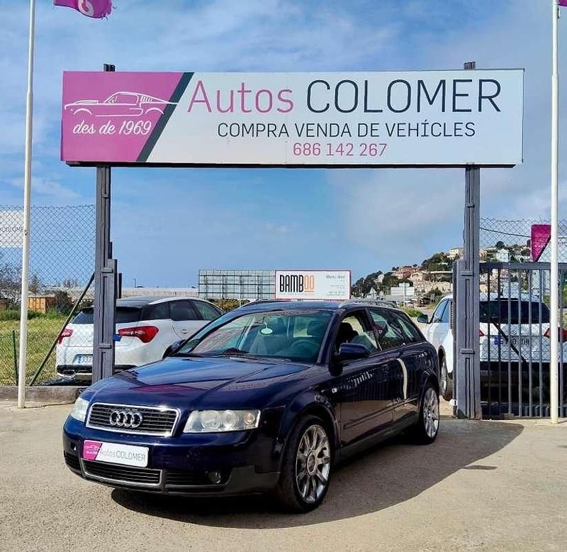 Usado Audi A4 131 CV (96 kW) 2002 Negro Familiar