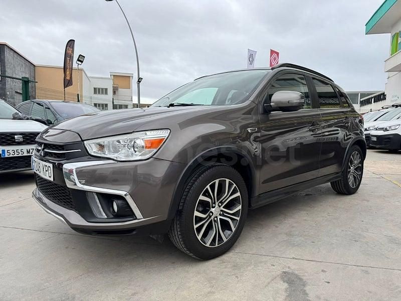Usado Mitsubishi ASX Motion 117 CV (86 kW) 2018 Beige SUV