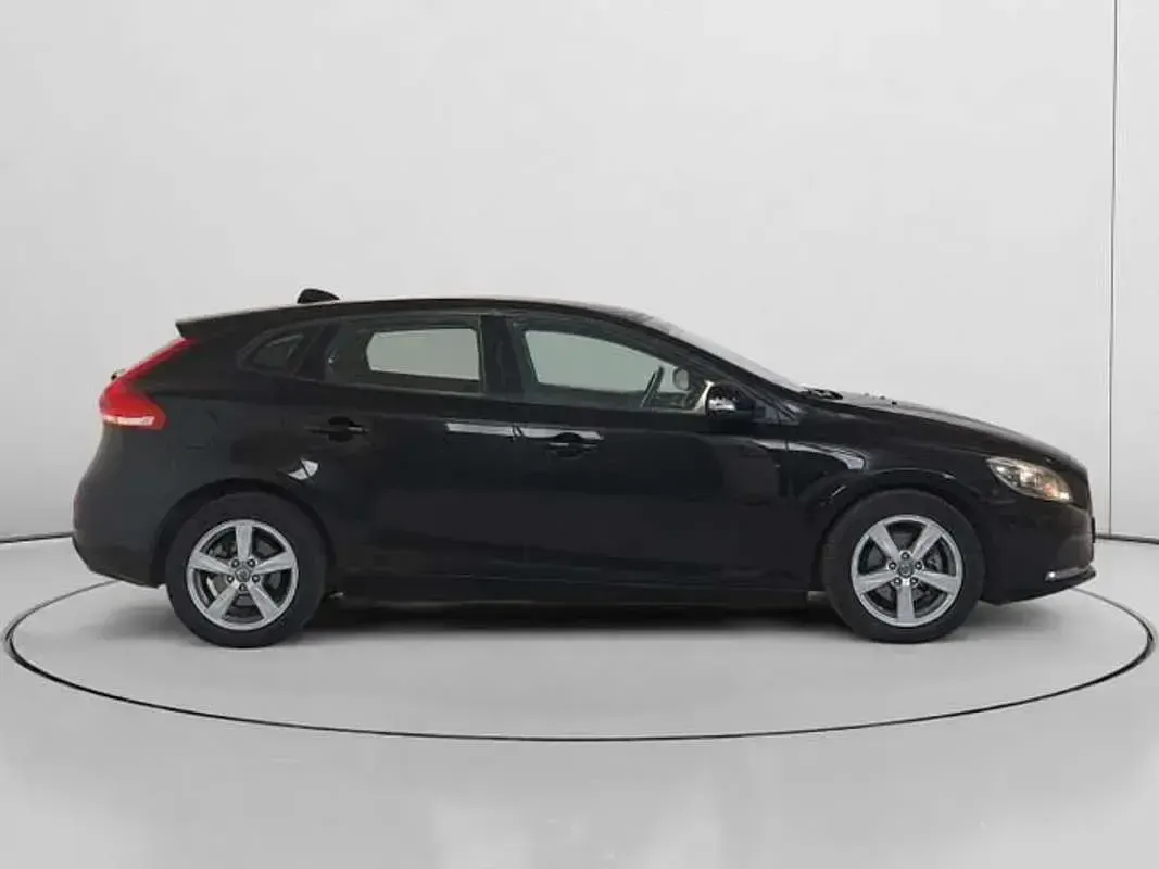 Usado Volvo V40 Kinetic 114 CV (83 kW) 2014 Negro Utilitario