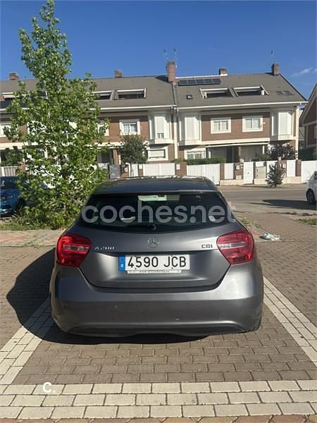 Usado Mercedes A200 Urban 136 CV (100 kW) 2015 Gris / plata Berlina