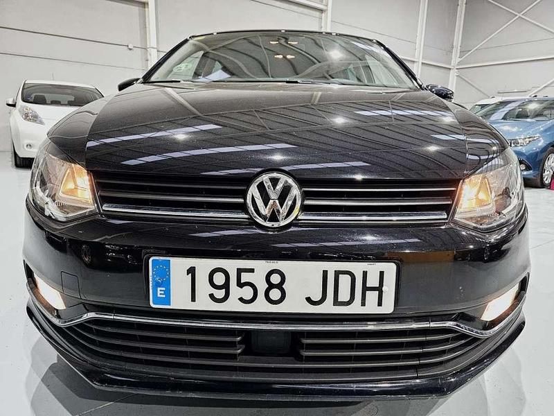 Usado VW Polo Sportline 90 CV (66 kW) 2015 Negro Utilitario