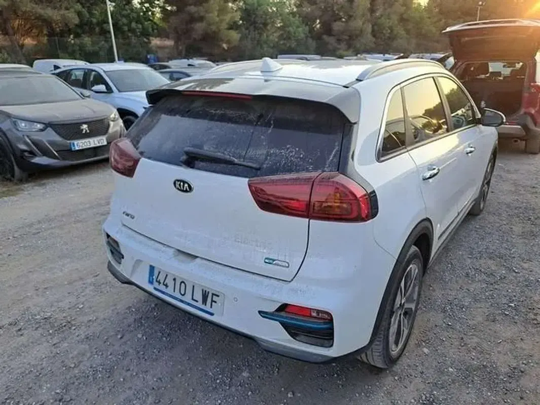 Usado Kia e-Niro 150 kW (204 CV) 2022 Blanco SUV