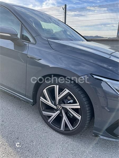 Gris / plata Usado 2022 VW Golf VIII R-line Berlina | 28.951 € (Caro) - Imagen 1/4