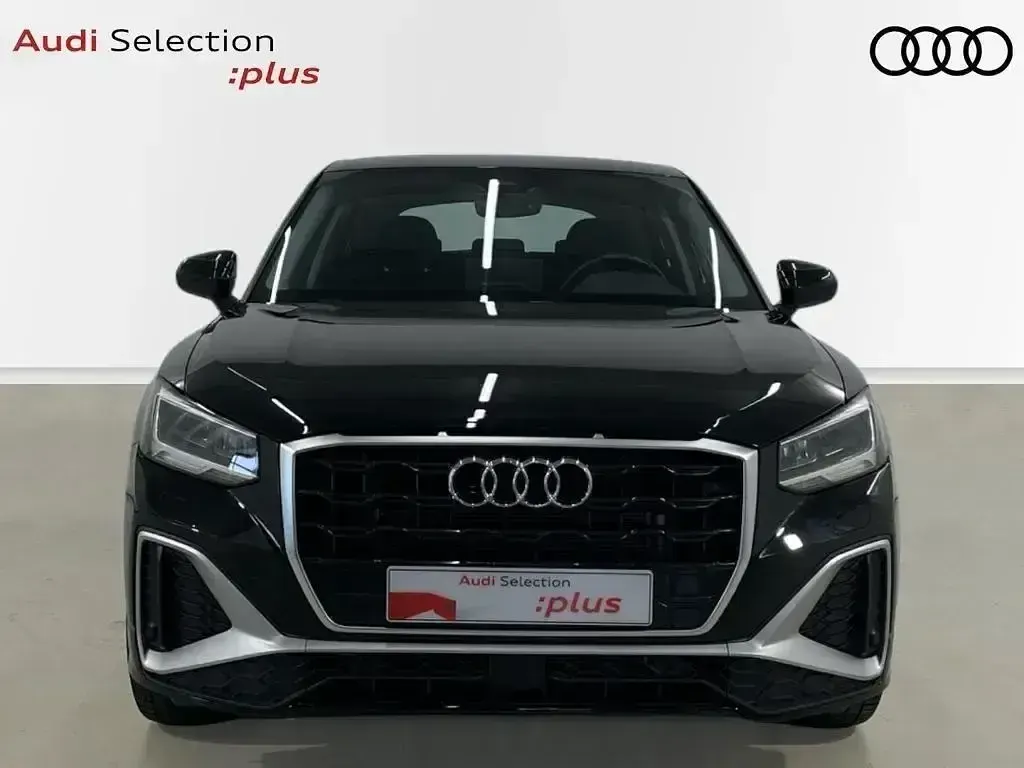 Usado Audi Q2 Black Edition 150 CV (110 kW) 2025 Negro SUV