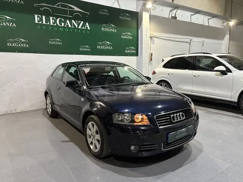 Usado Audi A3 Ambiente 140 CV (102 kW) 2005 Azul Utilitario