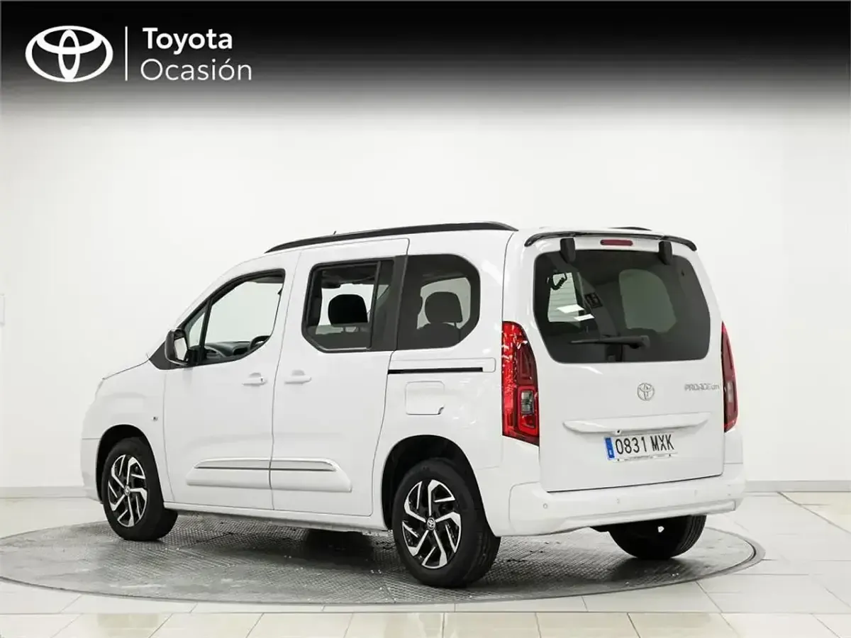 Usado Toyota Proace City Active 130 CV (95 kW) 2024 Blanco Monovolumen