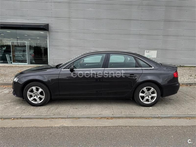 Usado Audi A4 Premium 143 CV (105 kW) 2012 Gris / plata Berlina