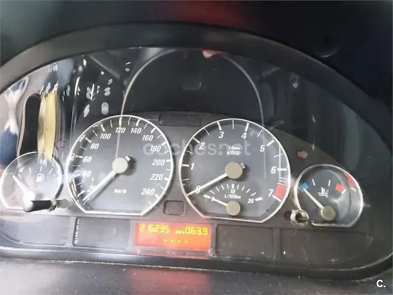 Usado BMW 318 M Sport 143 CV (105 kW) 2002 Naranja Berlina