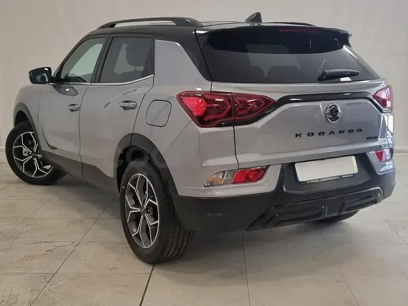 Nuevo KGM Korando 149 CV (109 kW) 2025 Gris / plata SUV
