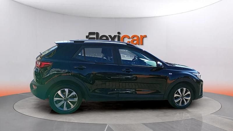 Usado Kia Stonic 101 CV (74 kW) 2022 Negro SUV