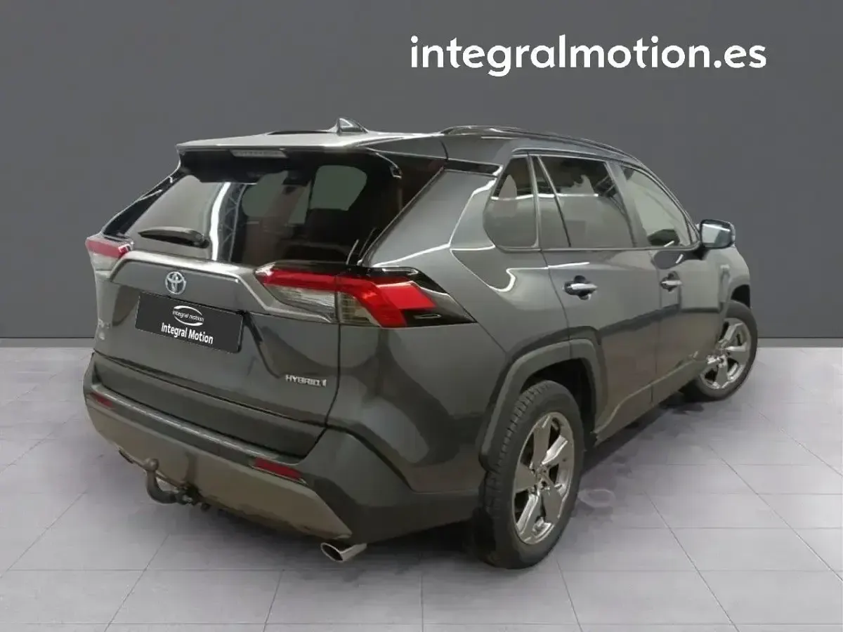 Käytetty Toyota RAV4 Hybrid Advance 218 HP (160 kW) 2020 Harmaa Katumaasturi