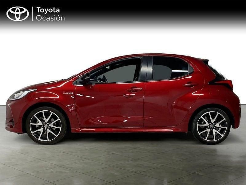 Usado Toyota Yaris Style 116 CV (85 kW) 2022 Rojo Utilitario