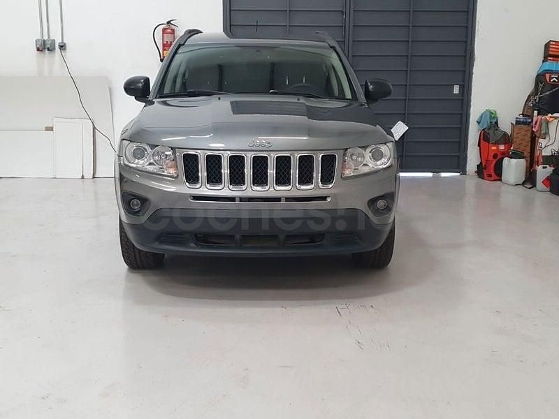 Usado Jeep Compass North 163 CV (119 kW) 2014 Gris / plata SUV